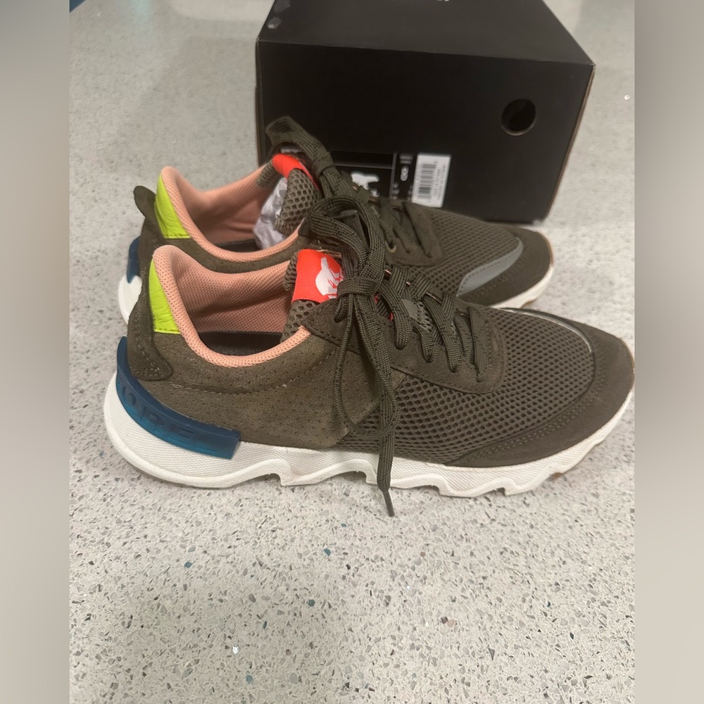 Sorel Kinetic Lite Green Pink Sneakers 8 - Picture 3 of 14